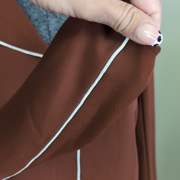 Aritzia Babaton Rena terracotta  popover blouse In xxs - Picture 8 of 9